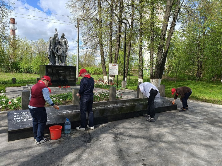 Благоустройство памятных мест.